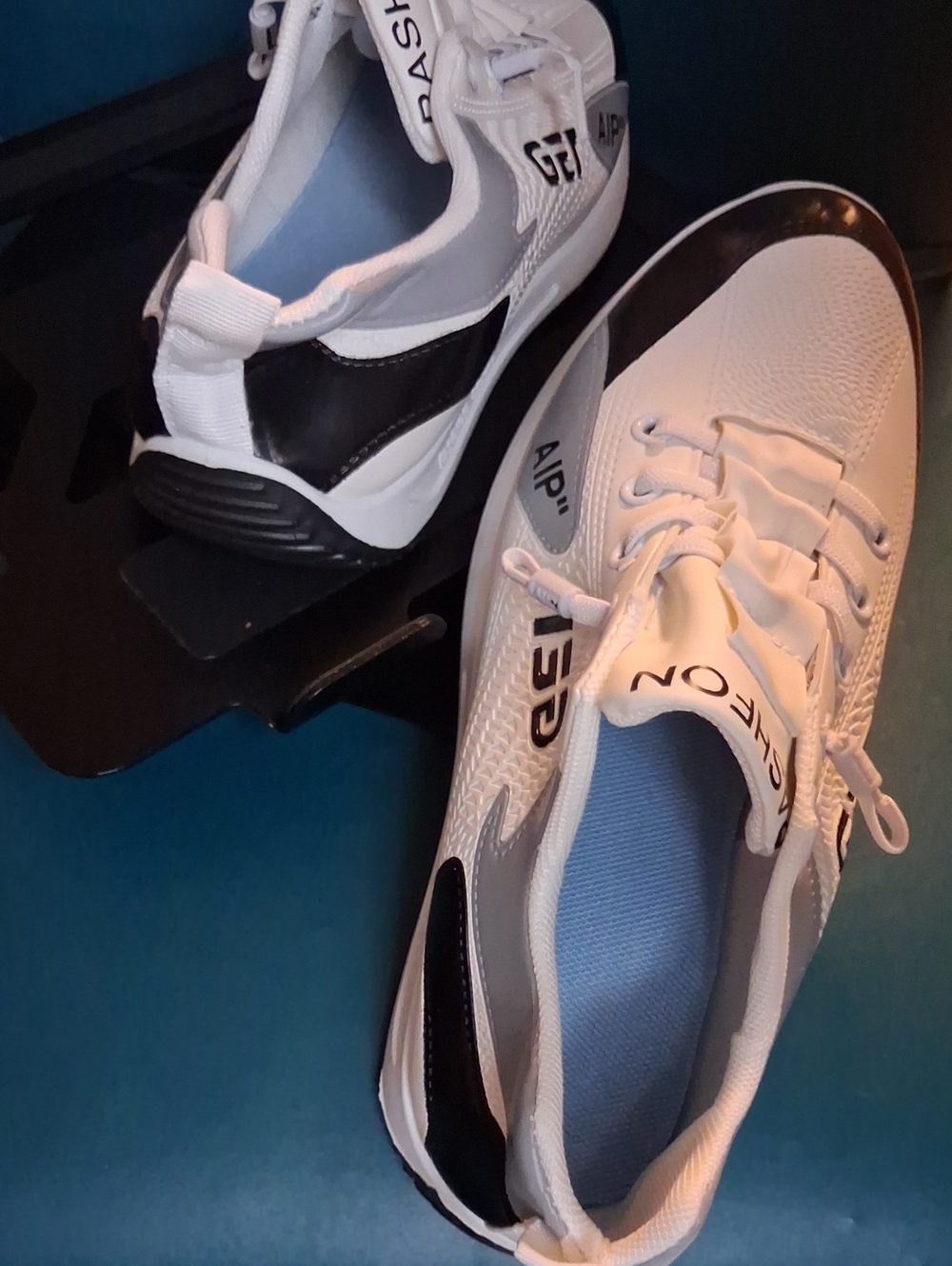 Men's White and Black Lightweight Performance Sneakers - Unbranded